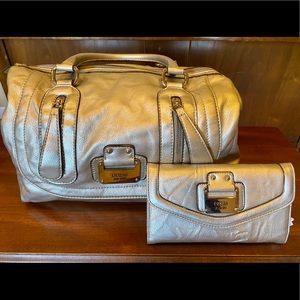 Guess bag with wallet
